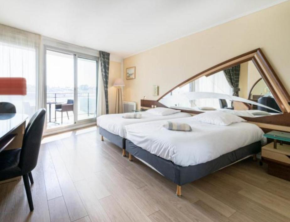 Le Crystal Dinard Plage Exterior photo