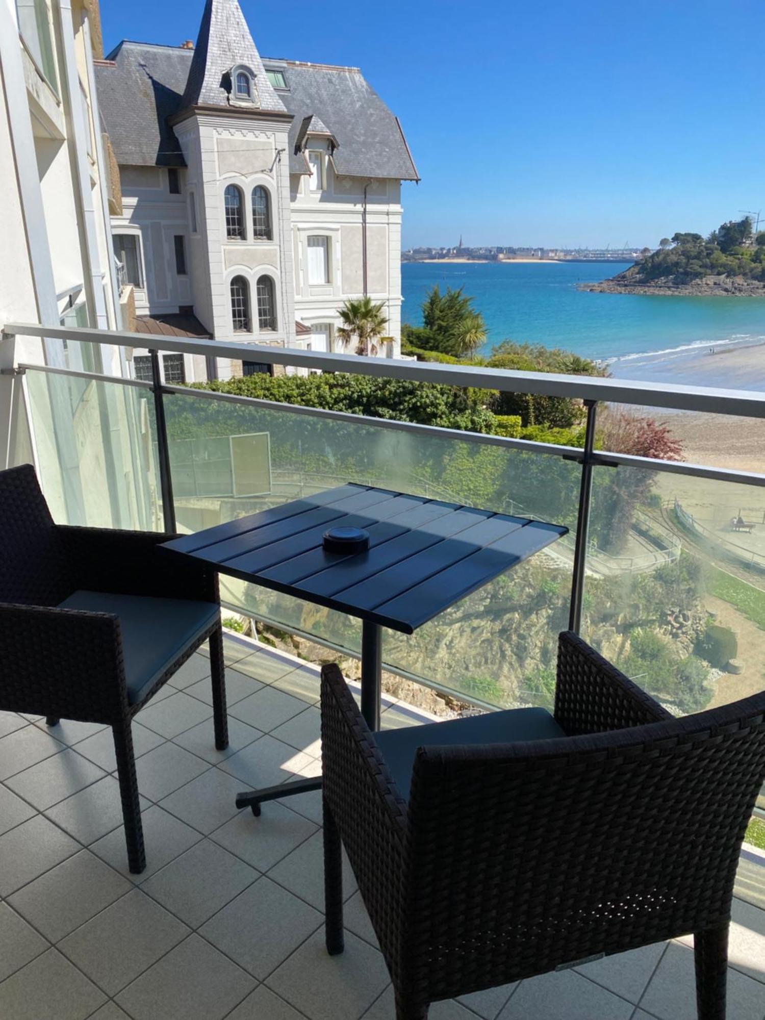 Le Crystal Dinard Plage Exterior photo