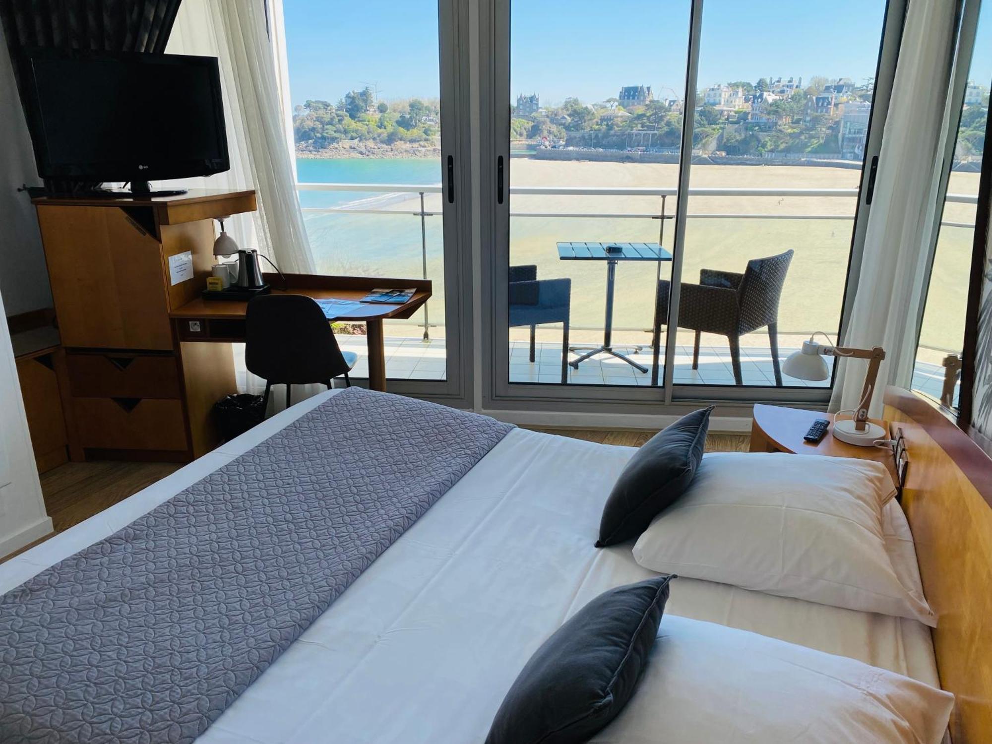 Le Crystal Dinard Plage Exterior photo