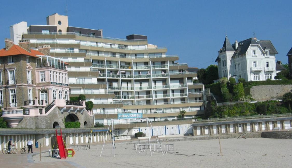Le Crystal Dinard Plage Exterior photo