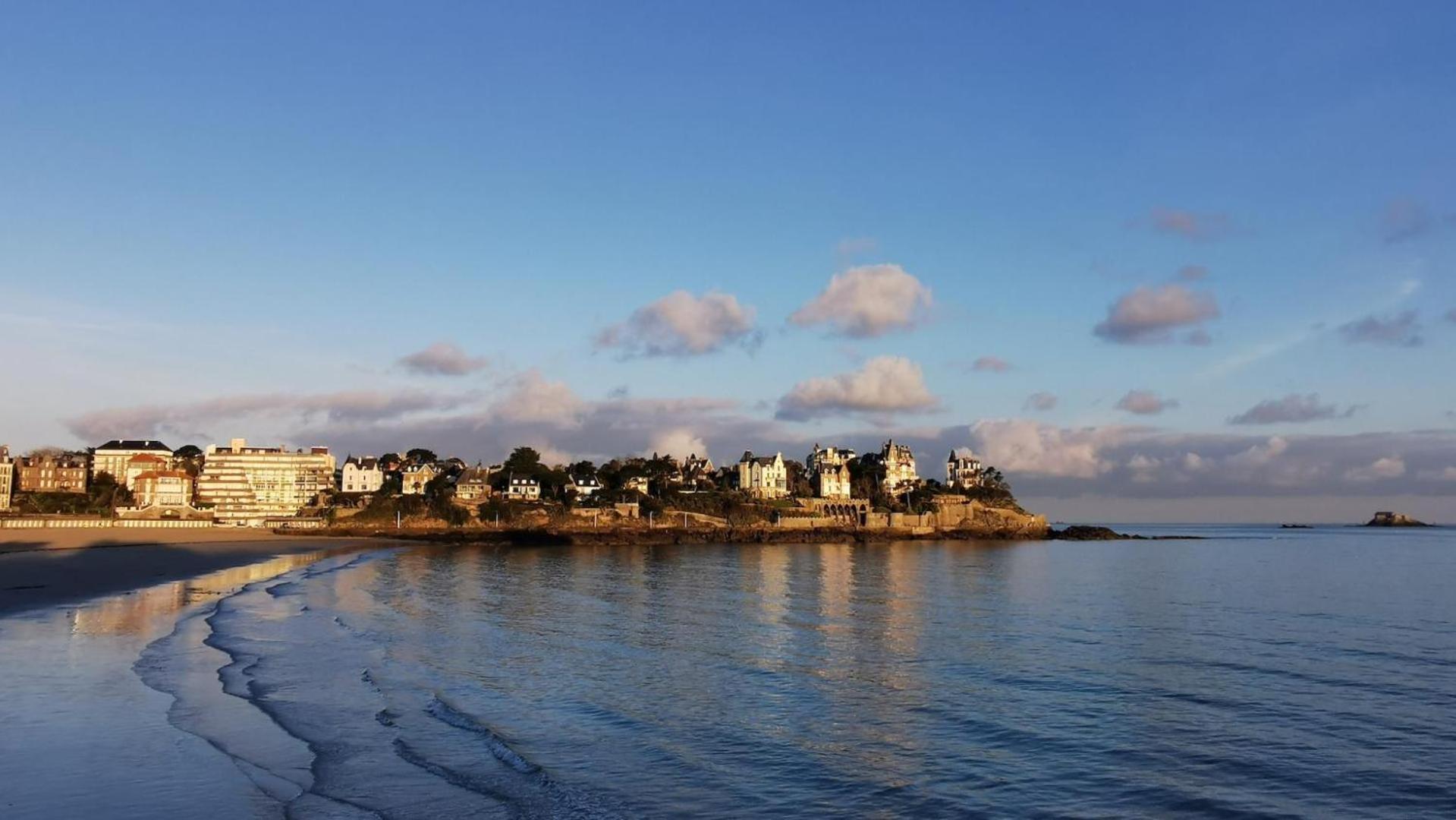 Le Crystal Dinard Plage Exterior photo
